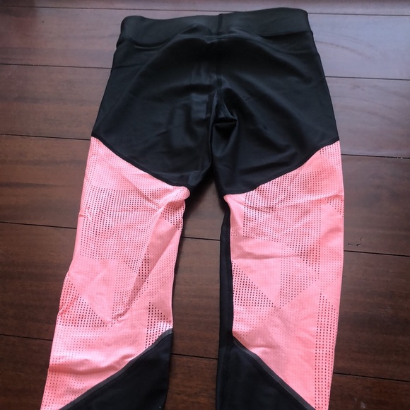 Under armour compression 7/8 leggings - Picture 3 of 3